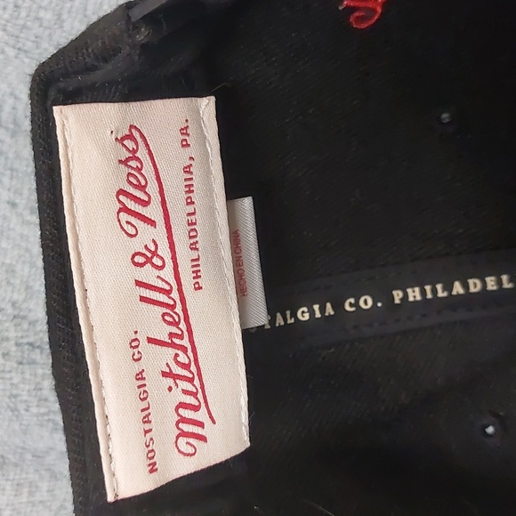 Chicago Bulls Black/Grey Snapback Cap - Picture 3 of 4